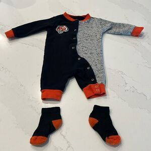 Cincinnati Bengals Infant Onesie w/Socks